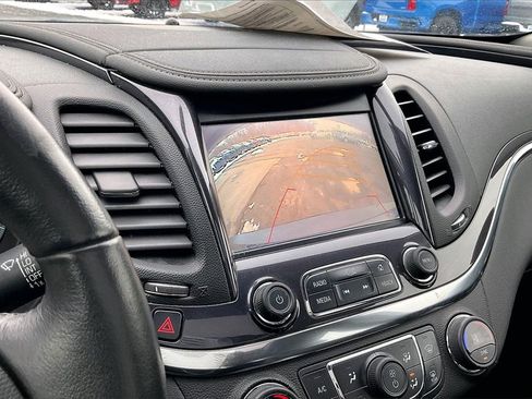 Used 2016 Chevrolet Impala LT w/ Convenience Package image 17