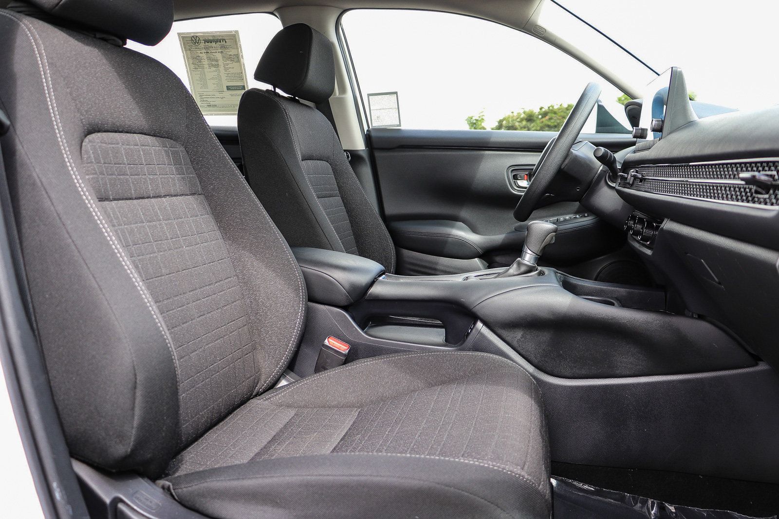 Used 2024 Honda HR-V LX image 17