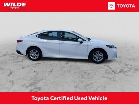Used 2025 Toyota Camry LE image 2