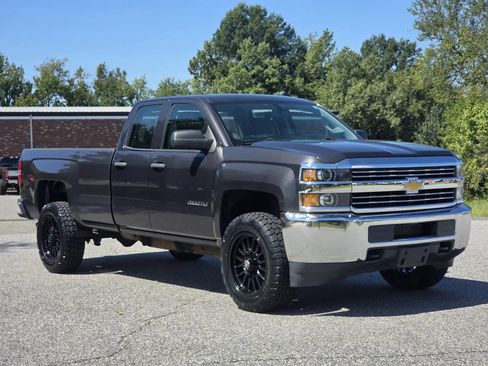 Used 2015 Chevrolet Silverado 2500 W/T AWD/4WD image 3