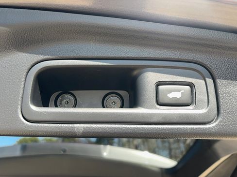 Used 2019 Honda Pilot Touring image 11