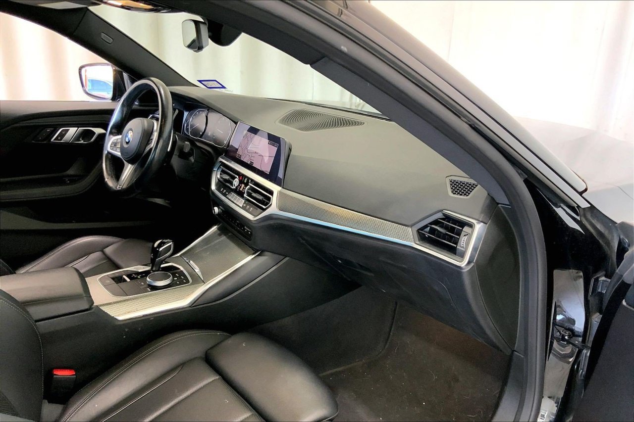 Used 2022 BMW 230i Coupe w/ M Sport Package RWD image 28