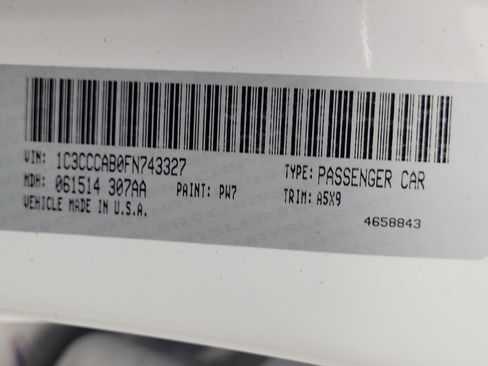 Used 2015 Chrysler 200 Limited w/ Convenience Group FWD image 33