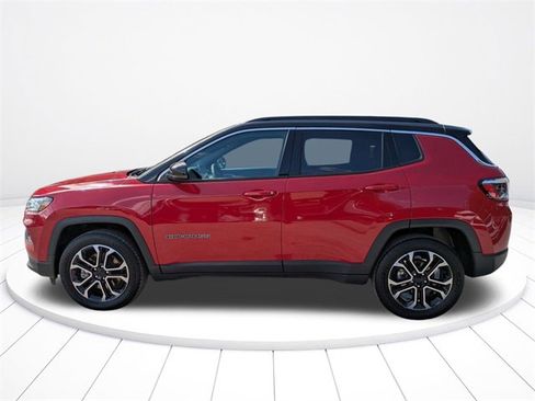 Used 2023 Jeep Compass Limited image 7