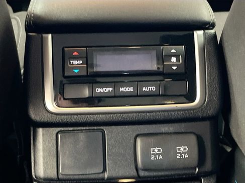 Used 2022 Subaru Ascent Premium w/ Convenience Package AWD/4WD image 25