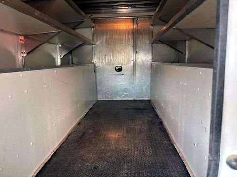 Used 2016 GMC Savana 3500 image 18