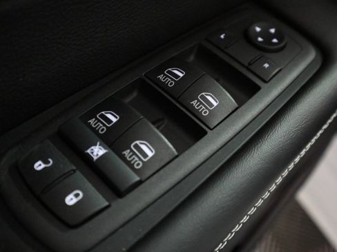 New 2026 Chrysler Pacifica Select image 35