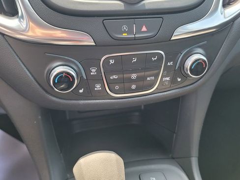Used 2023 Chevrolet Equinox LT FWD image 22
