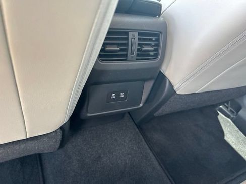 Used 2025 Nissan Rogue SL FWD image 46