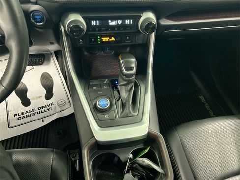 Used 2021 Toyota RAV4 Limited image 18