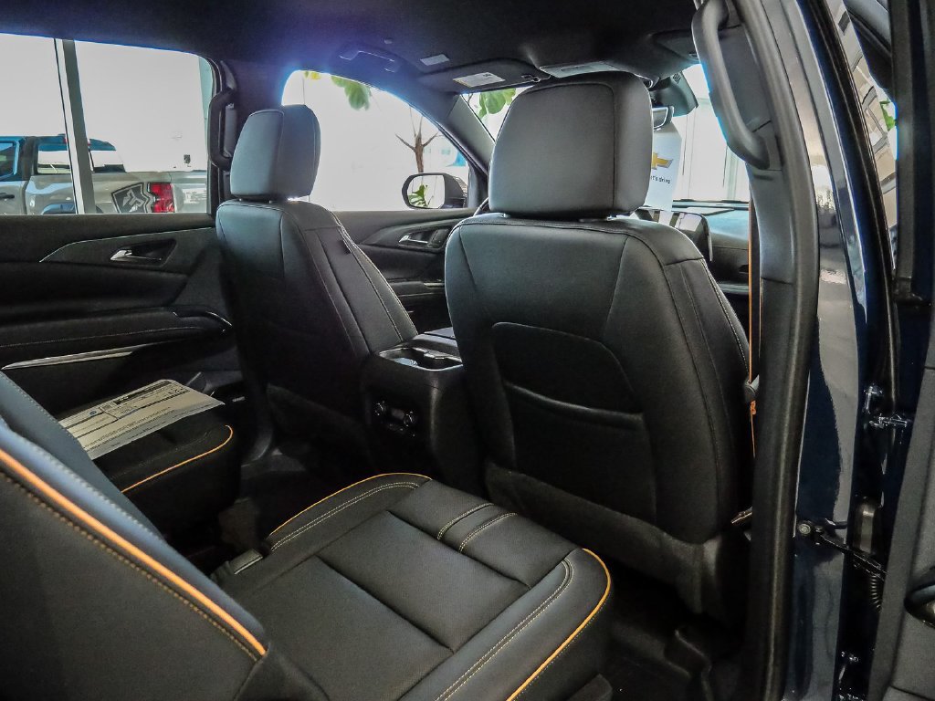New 2027 Chevrolet Traverse High Country w/ LPO, Floor Liner Package AWD/4WD image 24