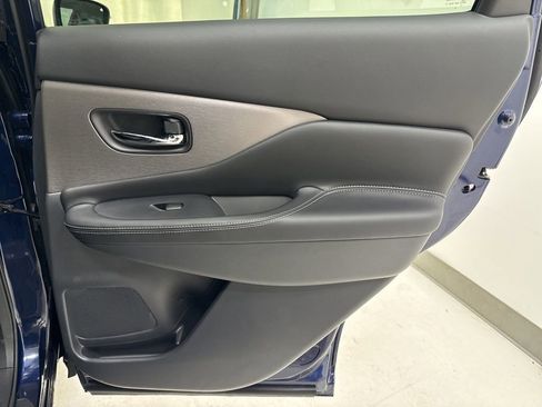 Used 2024 Nissan Murano SV image 11