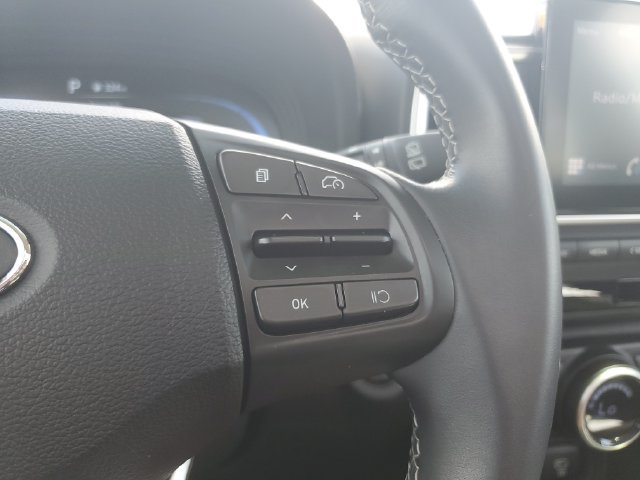 Certified 2024 Hyundai Venue SEL FWD image 22