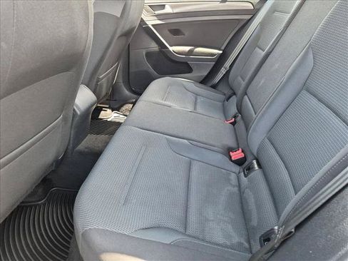 Used 2019 Volkswagen Golf 4-Door FWD image 16