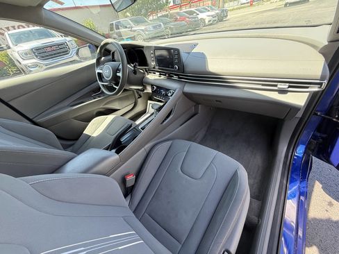 Used 2022 Hyundai Elantra SEL w/ Cargo Package FWD image 27