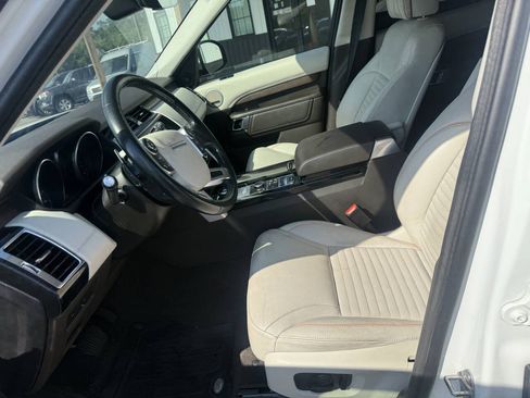 Used 2017 Land Rover Discovery HSE Luxury AWD/4WD image 14