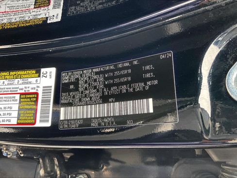 Used 2024 Toyota Grand Highlander AWD image 36