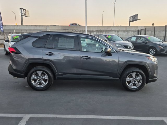 Used 2025 Toyota RAV4 LE AWD/4WD image 4