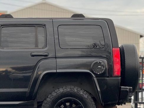 Used 2007 HUMMER H3 w/ Chrome Appearance Package image 16