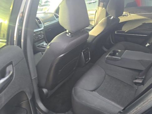 Used 2019 Chrysler 300 Touring w/ Sport Appearance Package RWD image 16