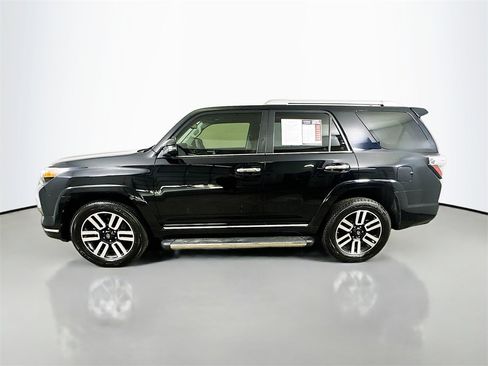 Used 2017 Toyota 4Runner Limited image 5