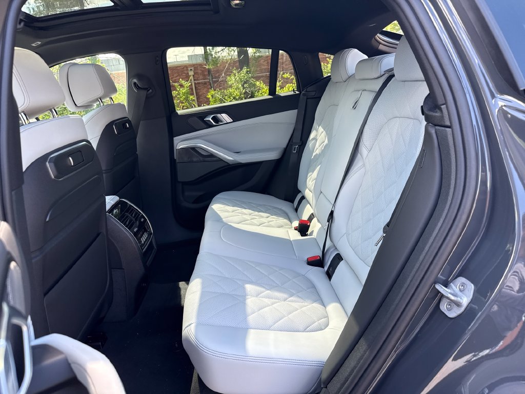 New 2027 BMW X6 xDrive40i w/ Climate Comfort Package AWD/4WD image 26