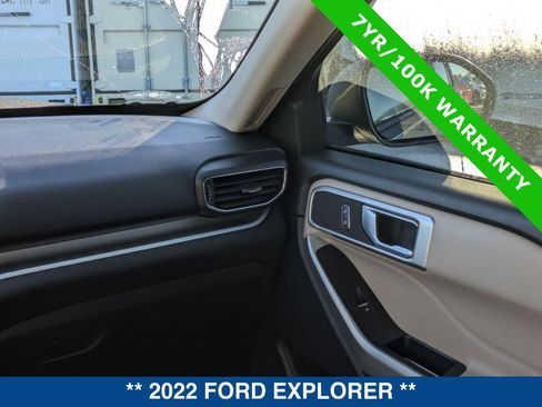 Certified 2022 Ford Explorer XLT w/ Equipment Group 202A image 18
