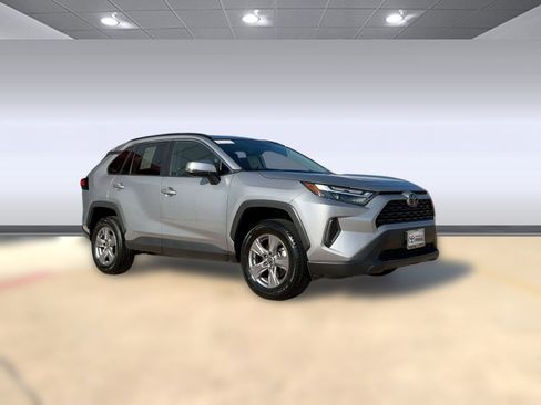 Used 2024 Toyota RAV4 XLE image 7