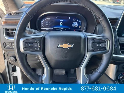 Used 2024 Chevrolet Suburban Premier image 12