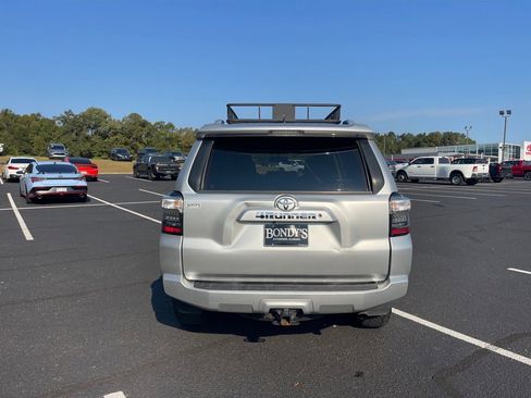 Used 2018 Toyota 4Runner SR5 Premium image 15