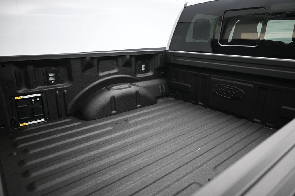 Used 2026 Ford F150 Lariat w/ Equipment Group 502A High AWD/4WD image 2