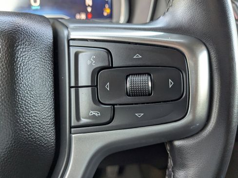 Used 2023 Chevrolet Suburban Premier image 27