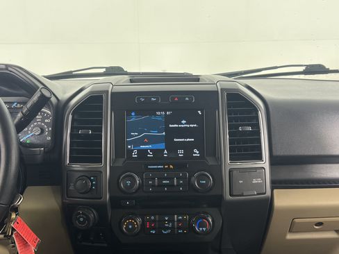 Used 2018 Ford F150 XLT w/ Equipment Group 302A Luxury AWD/4WD image 17
