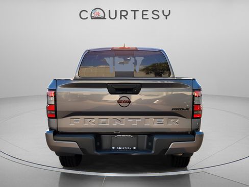 Used 2024 Nissan Frontier Pro-X image 4