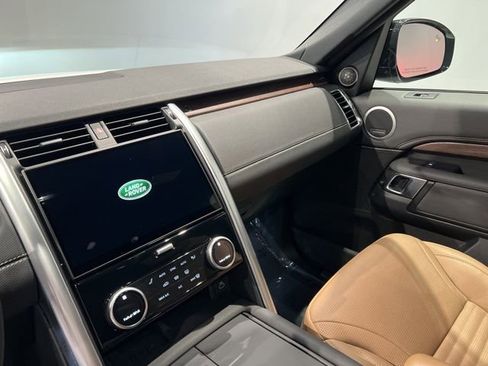 Used 2024 Land Rover Discovery Dynamic SE image 20