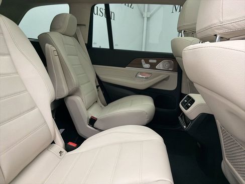New 2026 Mercedes-Benz GLS 450 4MATIC image 29