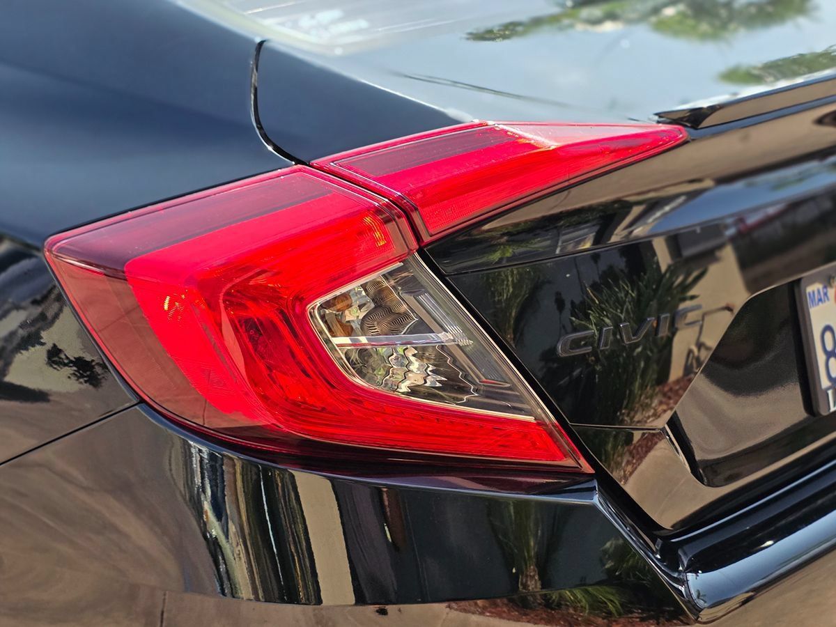 Used 2018 Honda Civic EX-T image 10