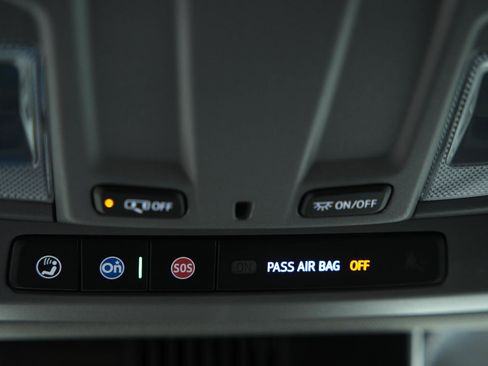 Used 2025 GMC Sierra 1500 SLT image 39