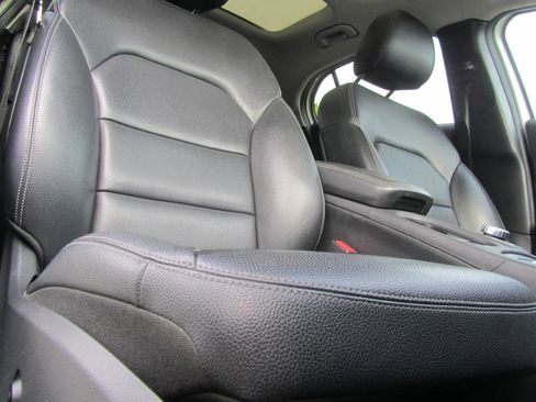 Used 2015 Mercedes-Benz GLA 250 4MATIC image 22