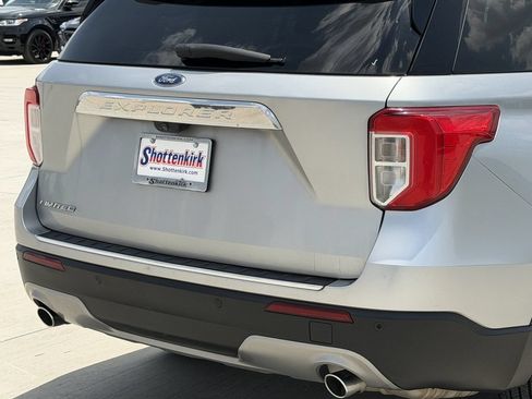 Used 2023 Ford Explorer Limited RWD image 6