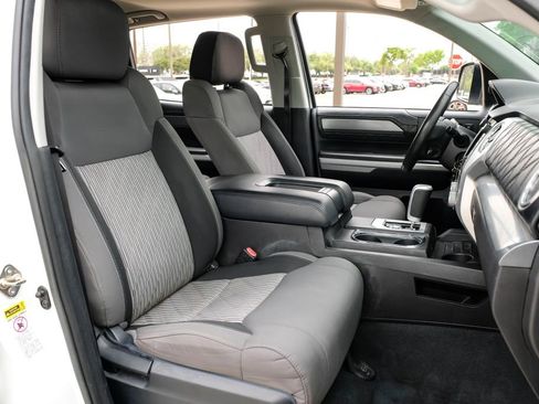 Used 2016 Toyota Tundra Platinum image 33