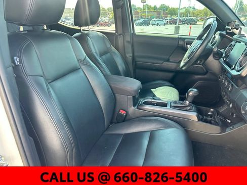 Used 2021 Toyota Tacoma TRD Sport AWD/4WD image 7