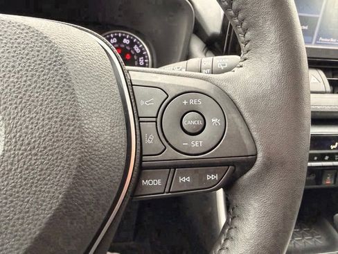 Used 2022 Toyota RAV4 XLE w/ Convenience Package image 22