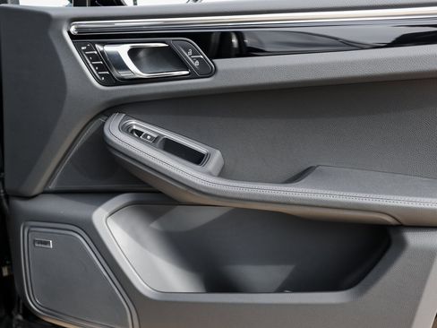 New 2026 Porsche Macan S image 26