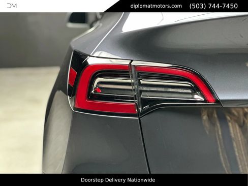 Used 2023 Tesla Model Y Long Range image 15