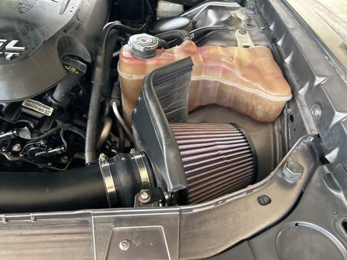 Used 2014 Dodge Challenger SXT image 12