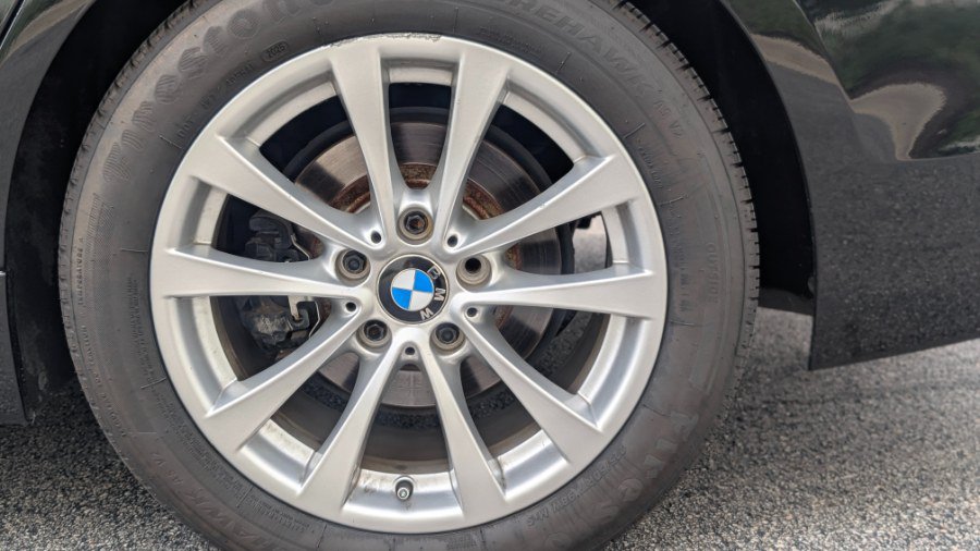 Used 2017 BMW 320i Sedan RWD image 28