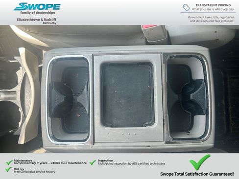 Used 2013 Chrysler Town & Country Touring FWD image 24