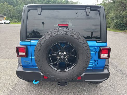 Used 2024 Jeep Wrangler Unlimited AWD/4WD image 4