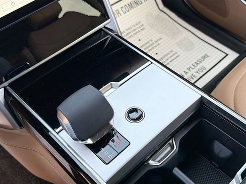 New 2025 Land Rover Range Rover SE image 29